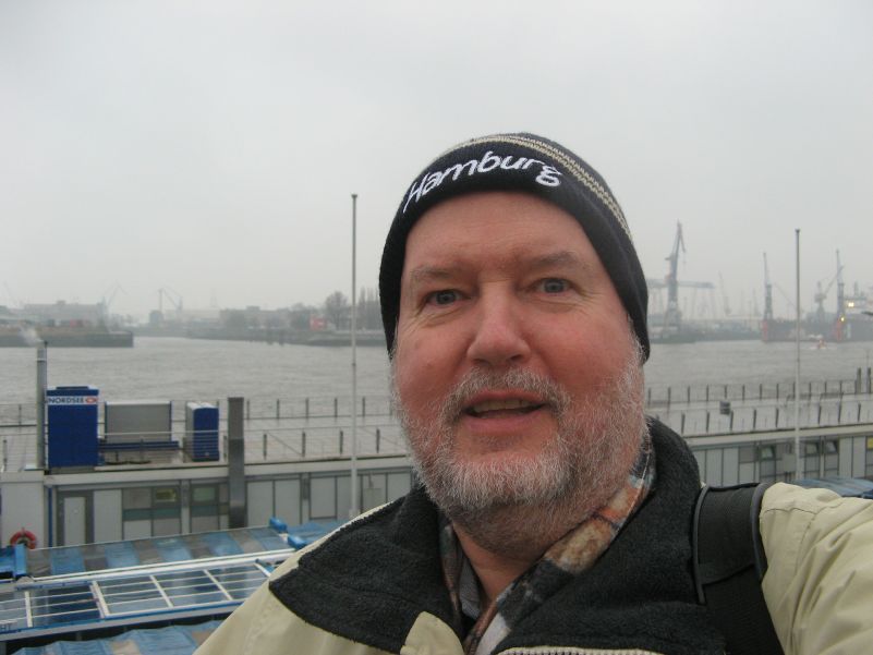 EUxUS Autor Otto Buchegger im Januar 2008 am Hamburger Hafen