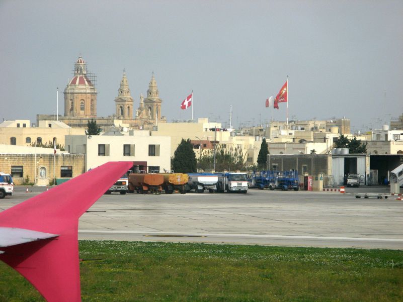 Malta, Luqa