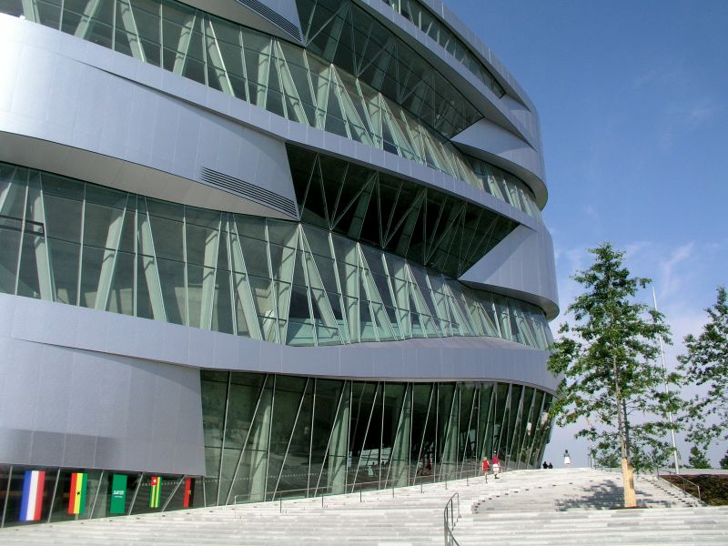 Mercedes benz museum stuttgart restaurant