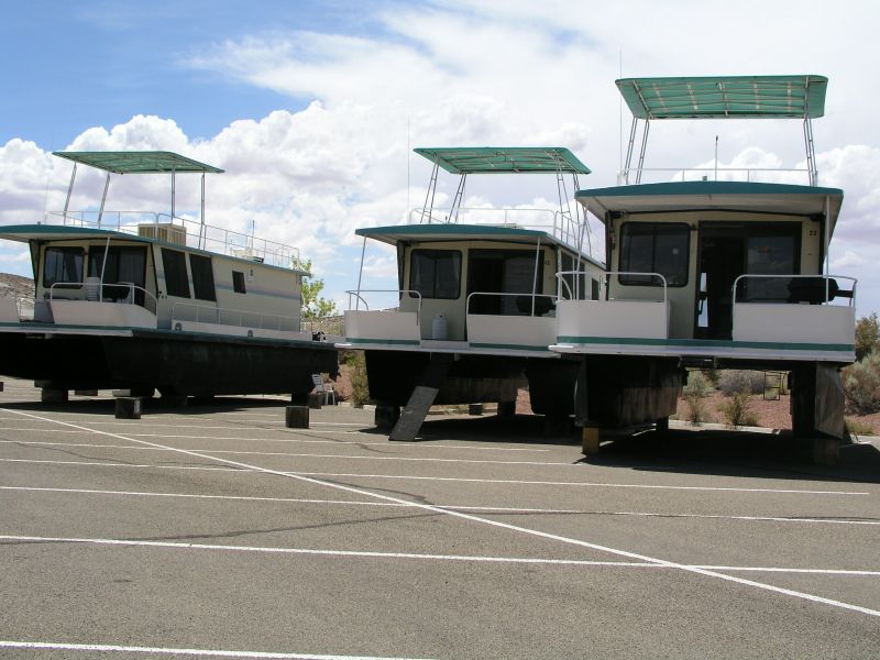Parkplatz für Hausboote am Lake Powell