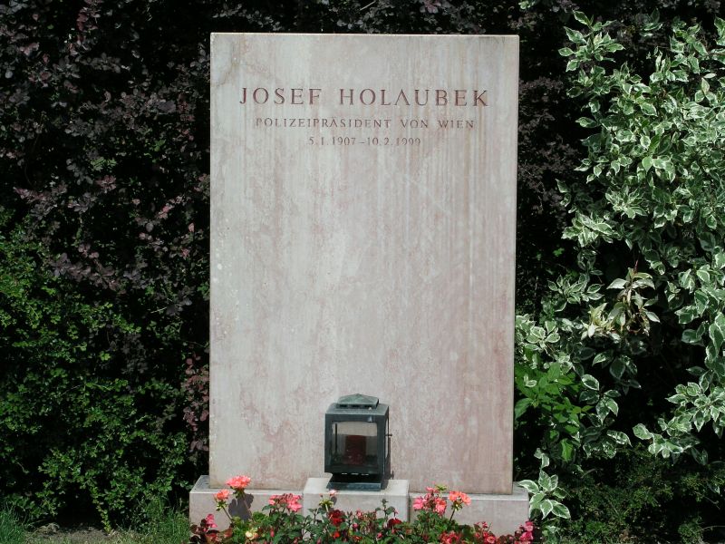 Josef Holaubek Grab