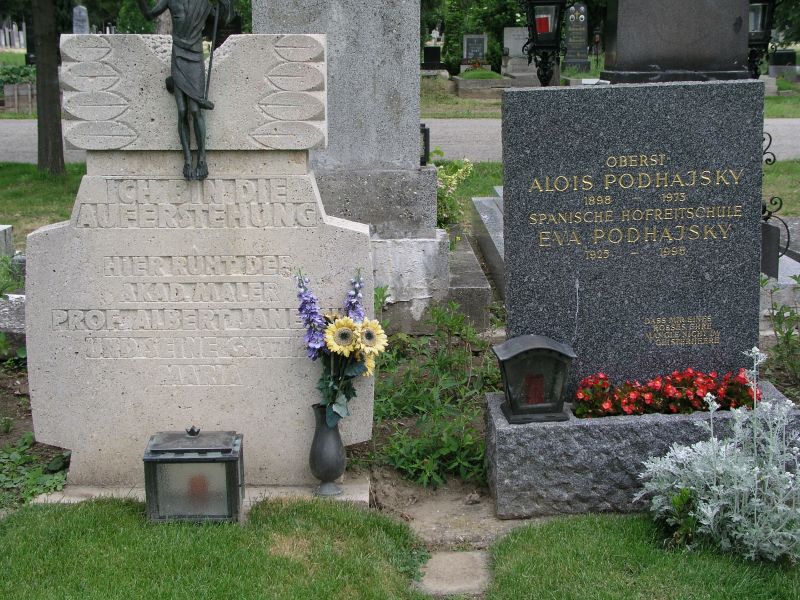 Ehrengrab von Alois Podhajsky auf dem Wiener Ehrenhain
