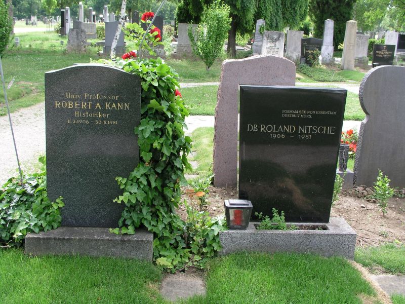 Ehrengräber von Robert Kann und Roland Nitsche auf dem Wiener Ehrenhain