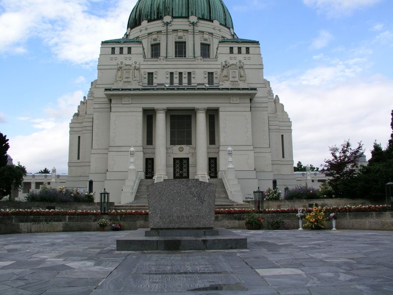 Sarkophag und Präsidentengruft auf dem Wiener Zentralfriedhof