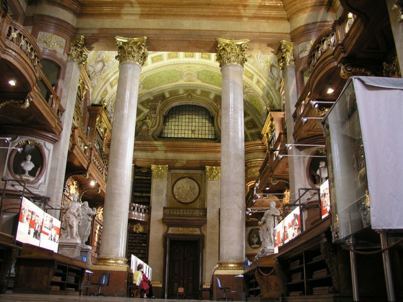 Prunksaal der Nationalbibliothek in Wien, Josefsplatz