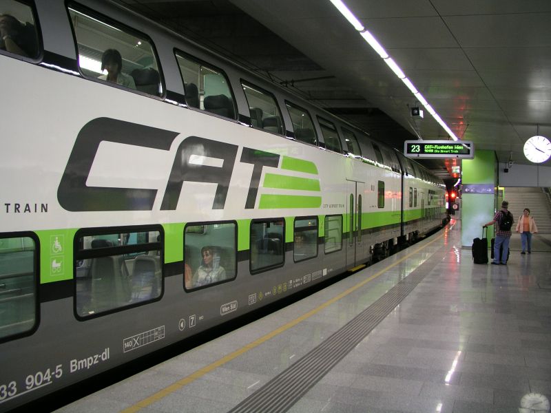 CAT der schnelle City Airport Train von und zum Flughafen Wien