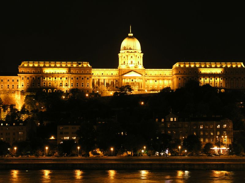 Illuminierte Burg in Buda