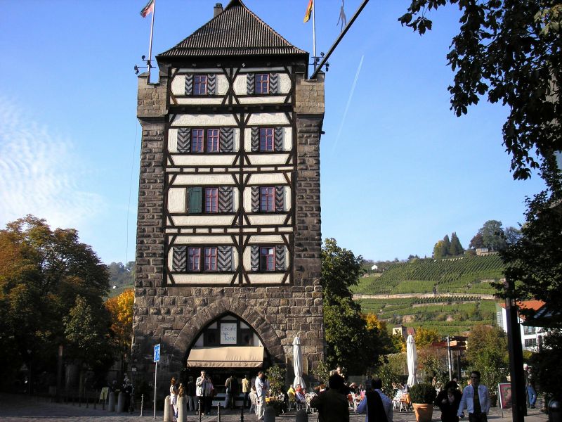 Schelztor, der markante Turm mit der Eisdiele
