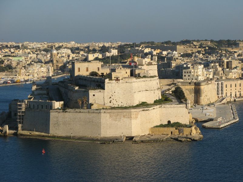 Fort St. Angelo, von Valetta aus gesehen