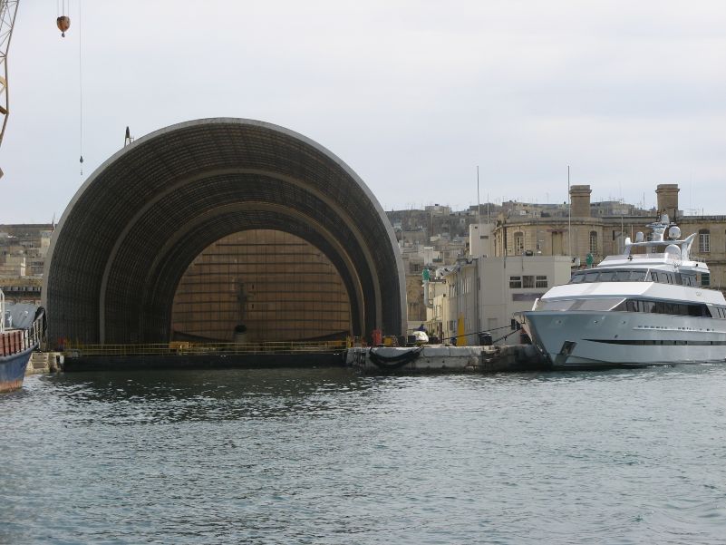Malta, Ein überdachtes Jachtdock