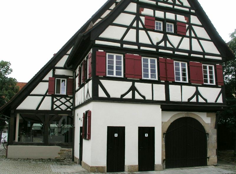 Öffentliche Toilette am Kelternplatz in Metzingen