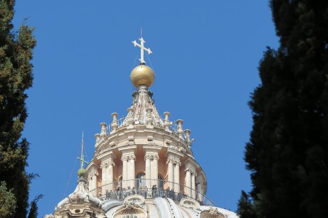 Petersplatz und Petersdom im Vatikan in Rom