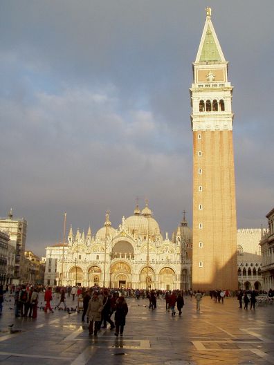 San Marco in der Abendsonne, aber bei Eiseskälte