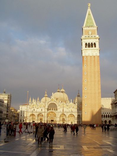 San Marco in der Abendsonne, aber bei Eiseskälte