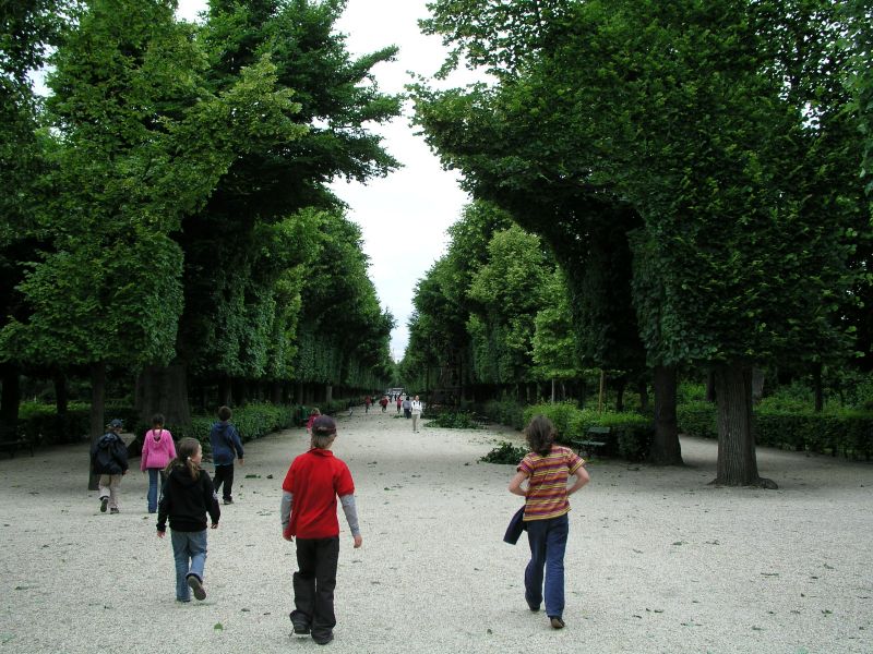 Hietzinger Allee Schlosspark Schönbrunn in Wien